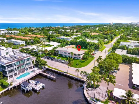 990 Casuarina Road #4