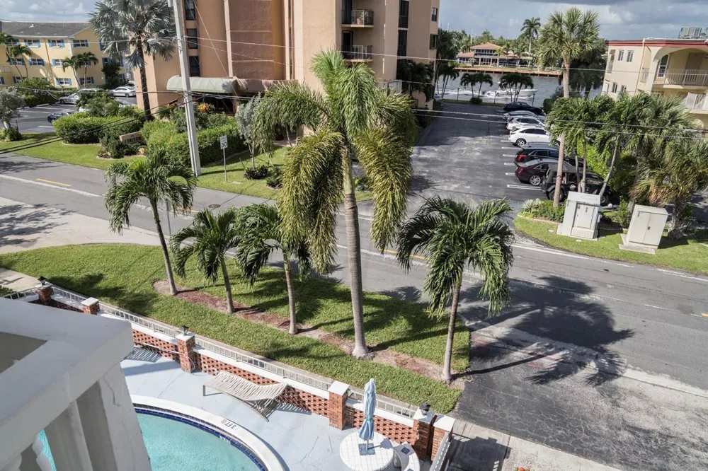 424 RIVERSIDE DRIVE #206 Pompano Beach, FL 33062