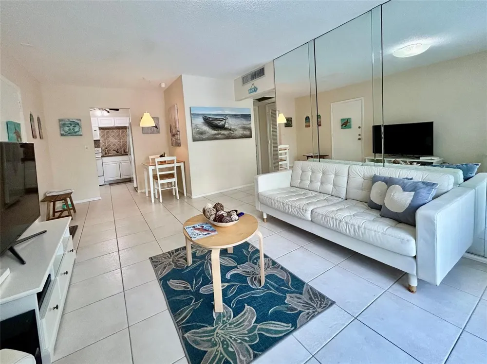 424 RIVERSIDE DRIVE #206 Pompano Beach, FL 33062
