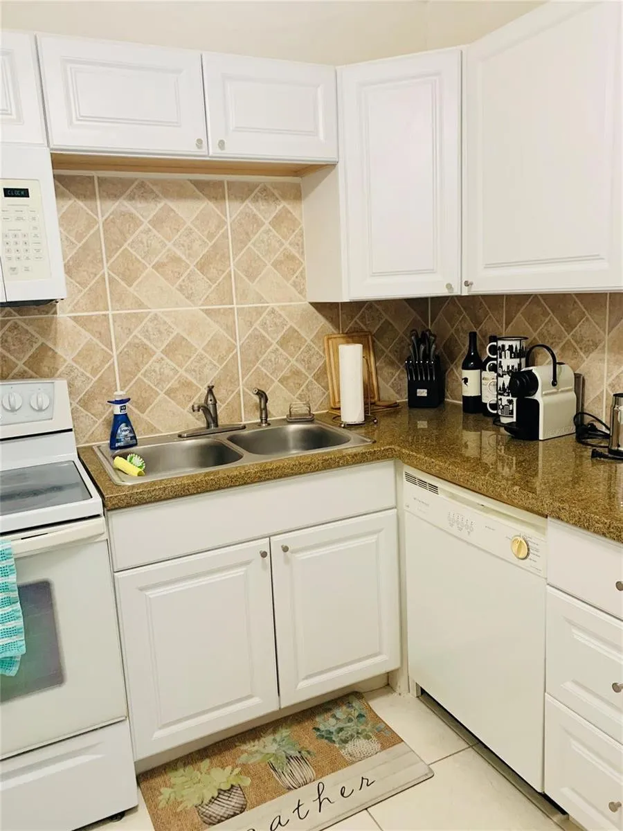 424 RIVERSIDE DRIVE #206 Pompano Beach, FL 33062