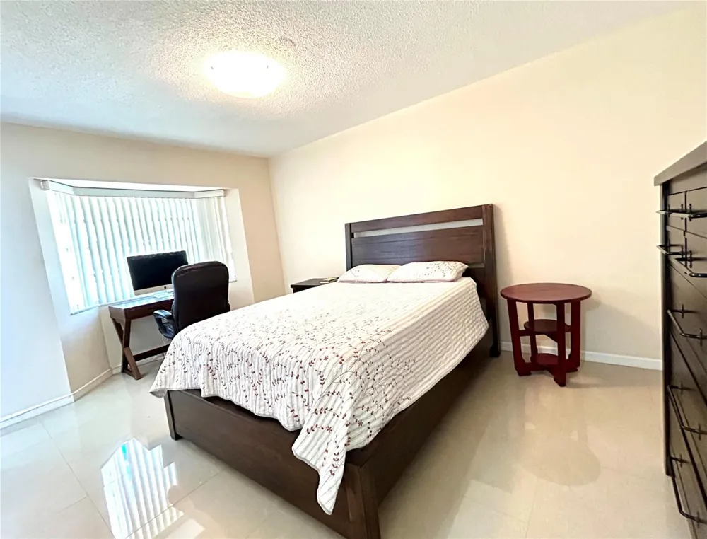 424 RIVERSIDE DRIVE #206 Pompano Beach, FL 33062
