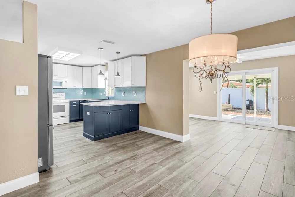 7700 22ND AVENUE St Petersburg, FL 33710