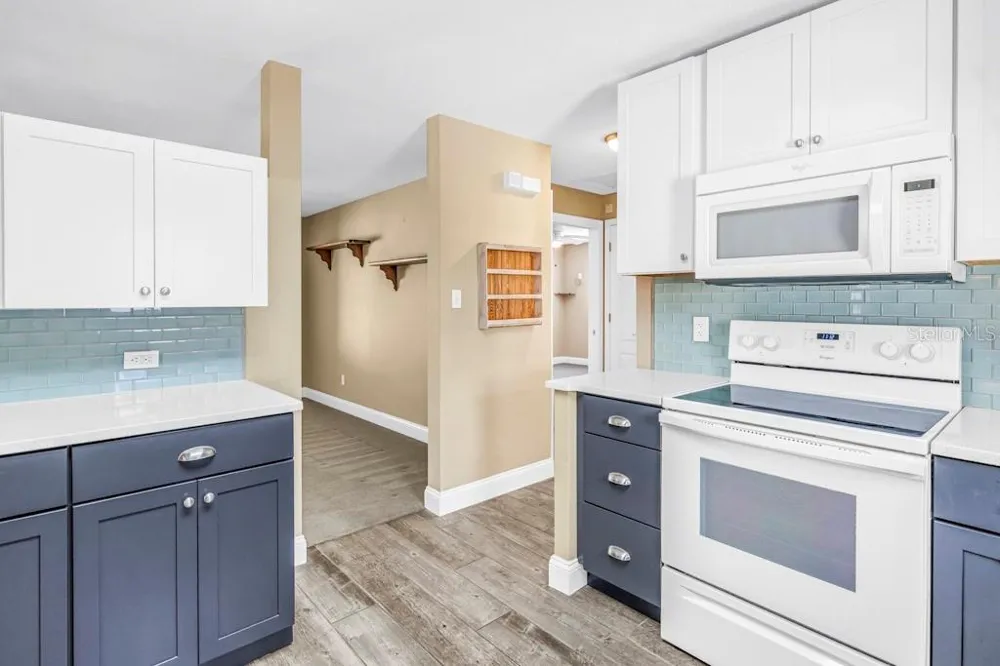 7700 22ND AVENUE St Petersburg, FL 33710