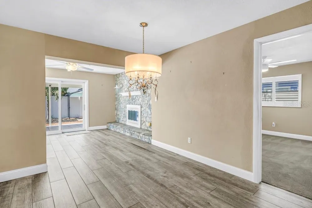 7700 22ND AVENUE St Petersburg, FL 33710