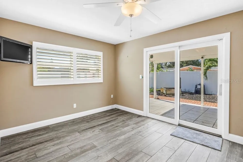 7700 22ND AVENUE St Petersburg, FL 33710
