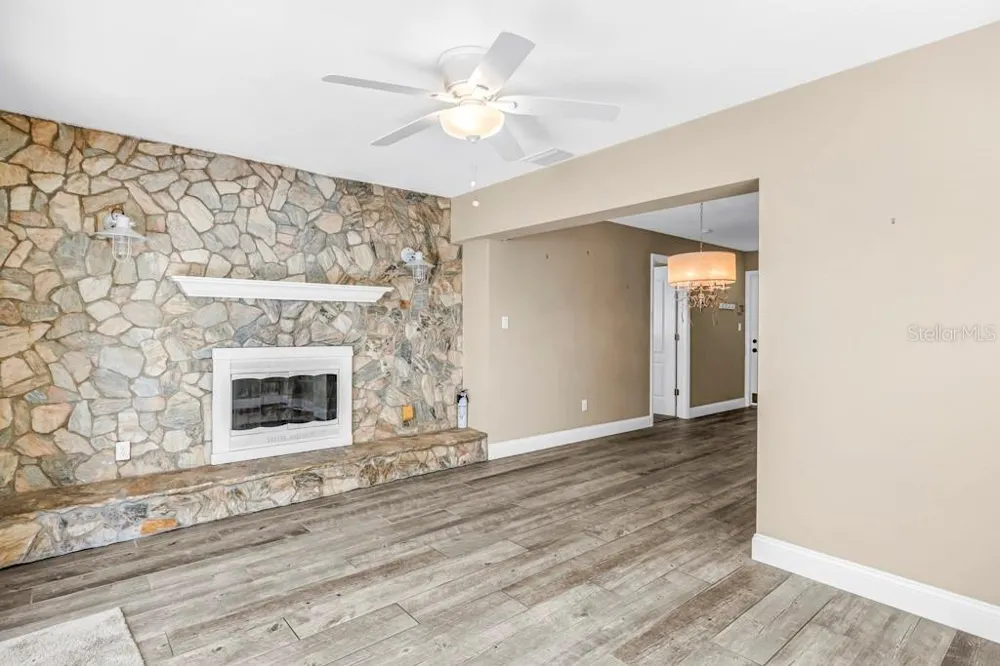 7700 22ND AVENUE St Petersburg, FL 33710