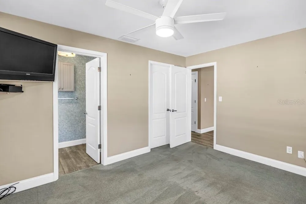 7700 22ND AVENUE St Petersburg, FL 33710