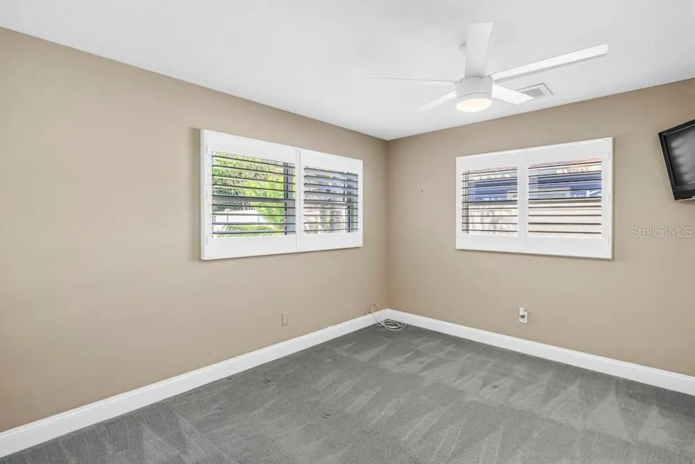 7700 22ND AVENUE St Petersburg, FL 33710
