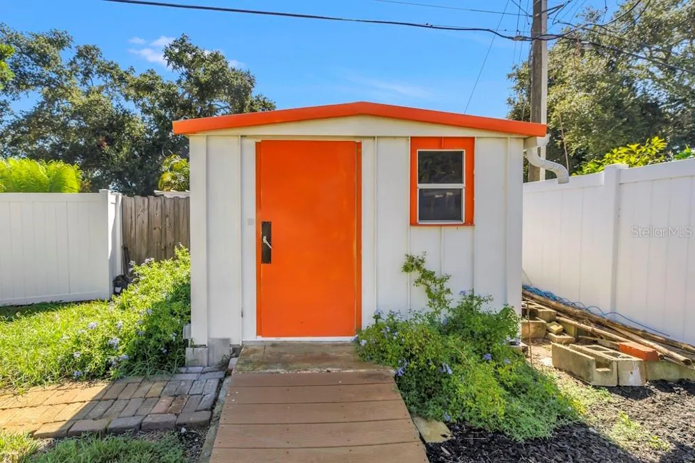 7700 22ND AVENUE St Petersburg, FL 33710