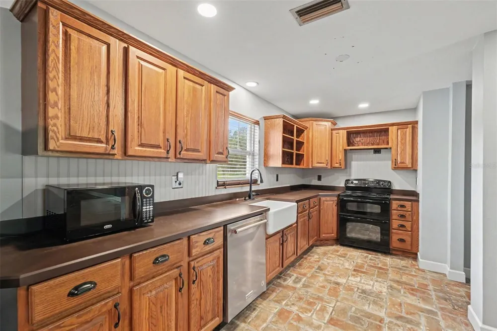 36653 BLANTON ROAD Dade City, FL 33523