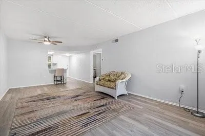 821 PATRICIA AVENUE #202 Dunedin, FL 34698
