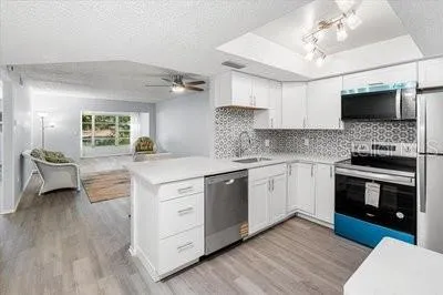 821 PATRICIA AVENUE #202 Dunedin, FL 34698