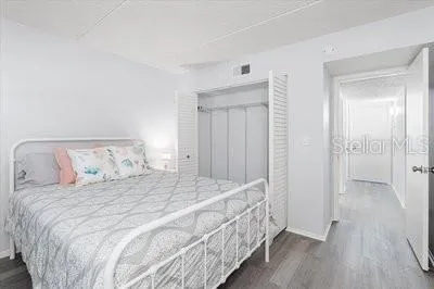 821 PATRICIA AVENUE #202 Dunedin, FL 34698