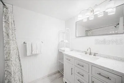 821 PATRICIA AVENUE #202 Dunedin, FL 34698