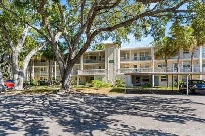 821 PATRICIA AVENUE #202 Dunedin, FL 34698