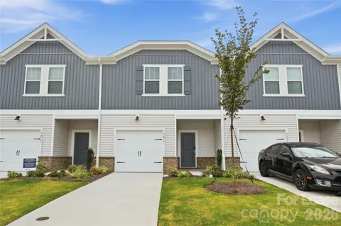 9017 Foggy Brook Loop