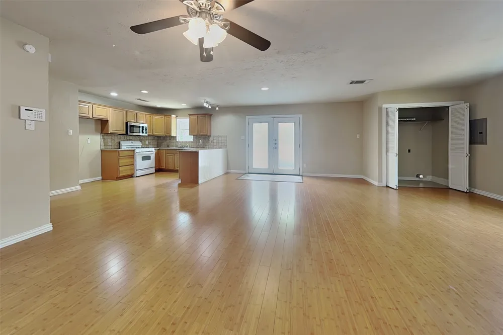 805 Aransas Drive Euless, TX 76039