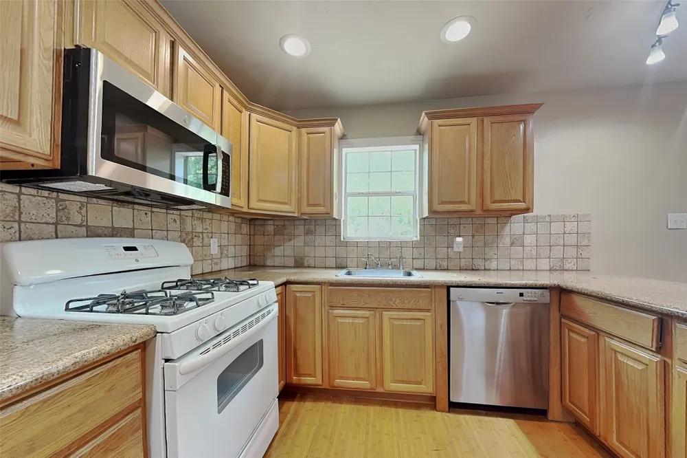 805 Aransas Drive Euless, TX 76039