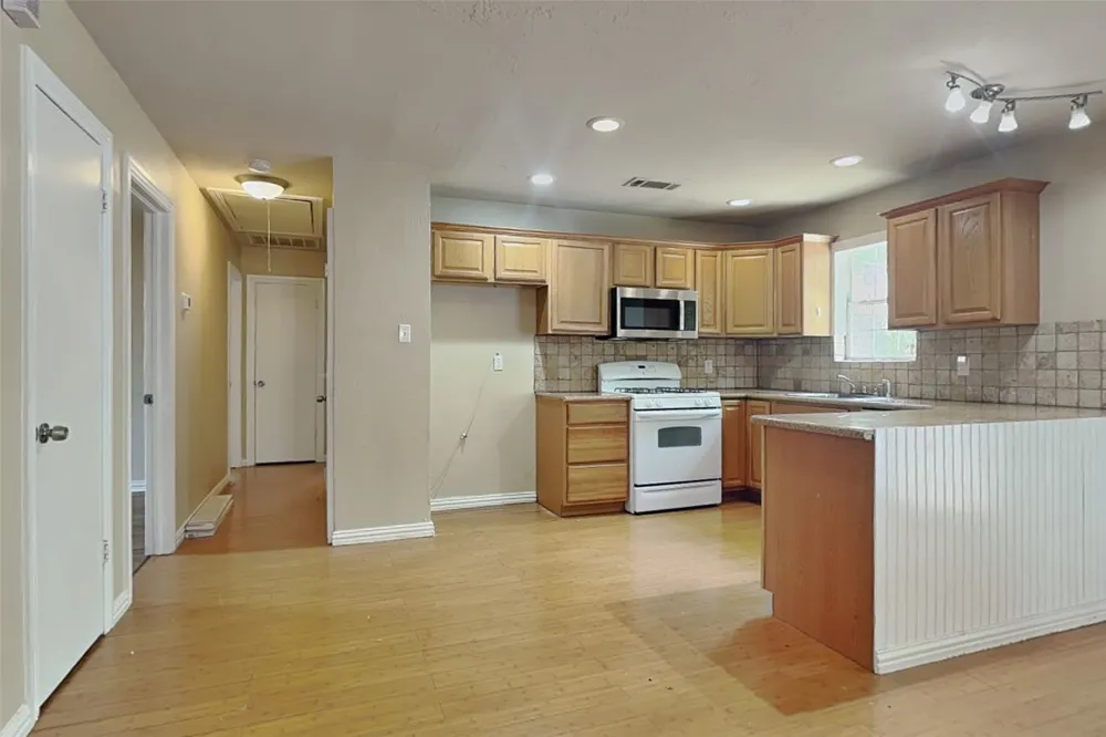 805 Aransas Drive Euless, TX 76039