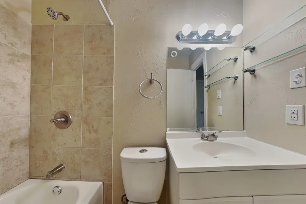 805 Aransas Drive Euless, TX 76039