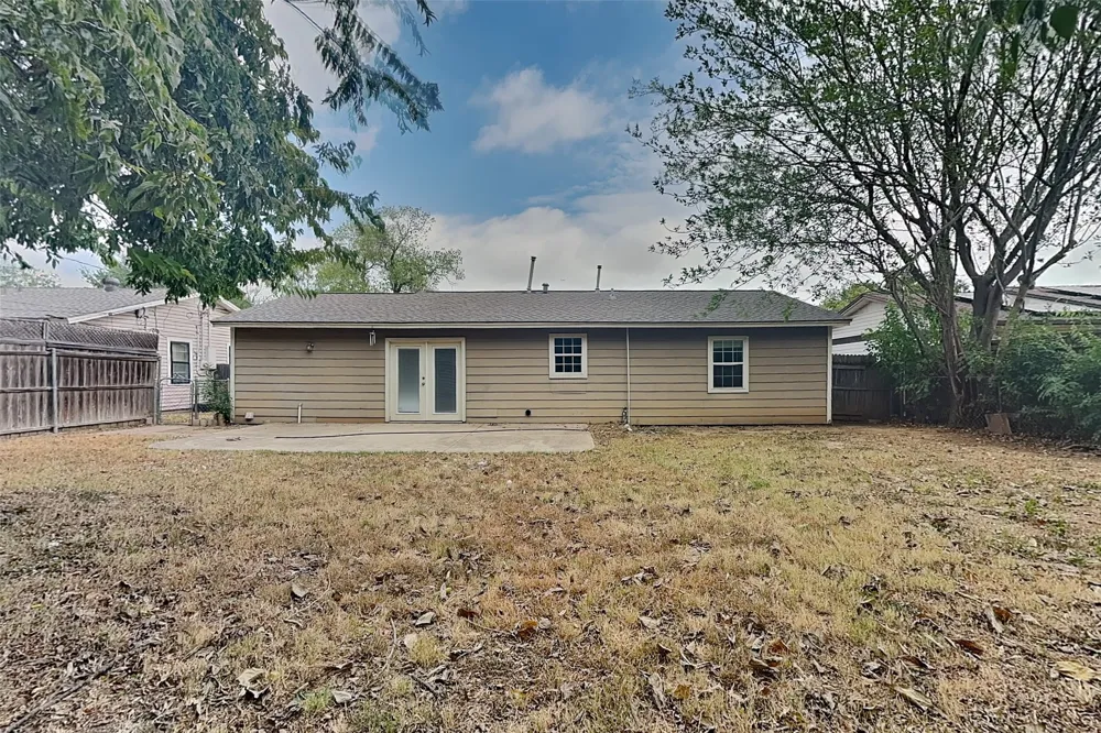 805 Aransas Drive Euless, TX 76039