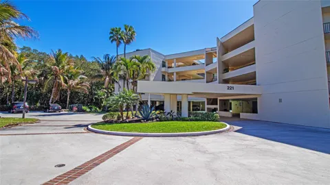 221 NE PLANTATION ROAD #213