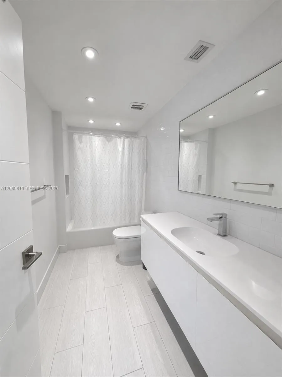 18700 NE 21st Ave North Miami Beach, FL 33179