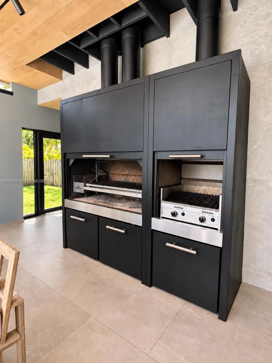 18700 NE 21st Ave North Miami Beach, FL 33179