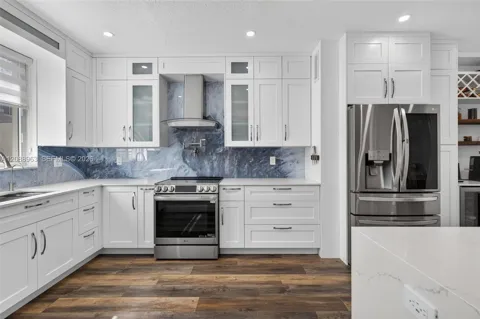 214 Riverwalk Cir
