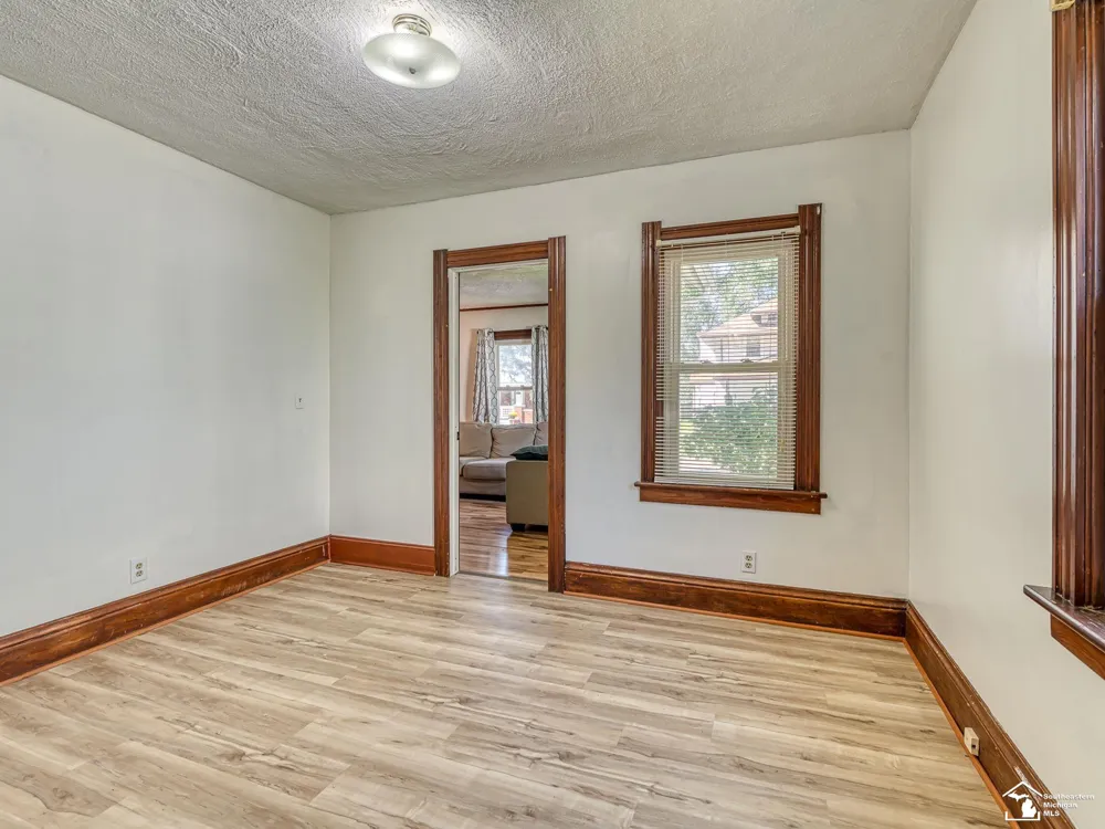 452 Sackett Avenue Monroe City, MI 48162