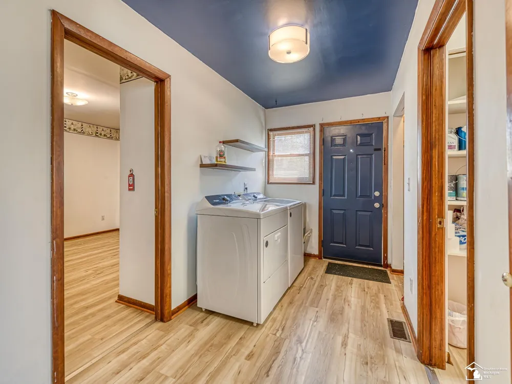 452 Sackett Avenue Monroe City, MI 48162