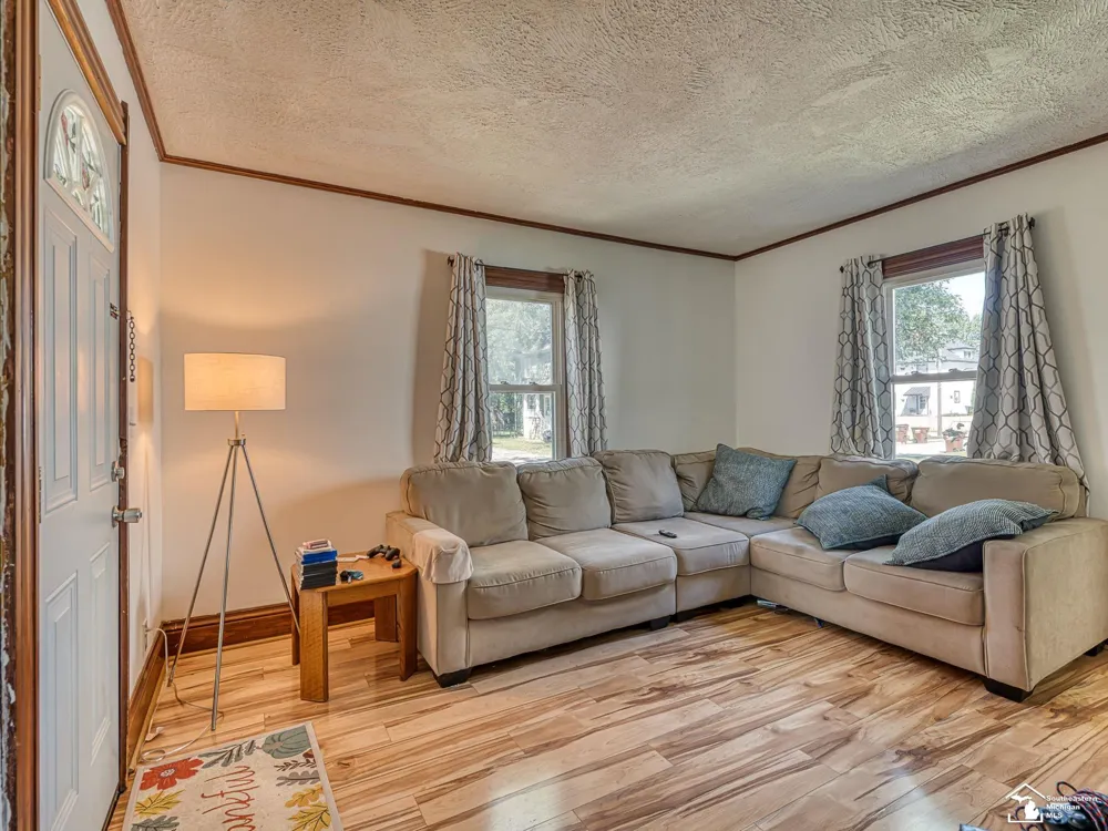 452 Sackett Avenue Monroe City, MI 48162