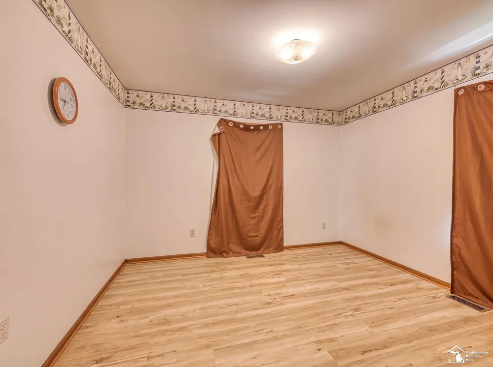 452 Sackett Avenue Monroe City, MI 48162
