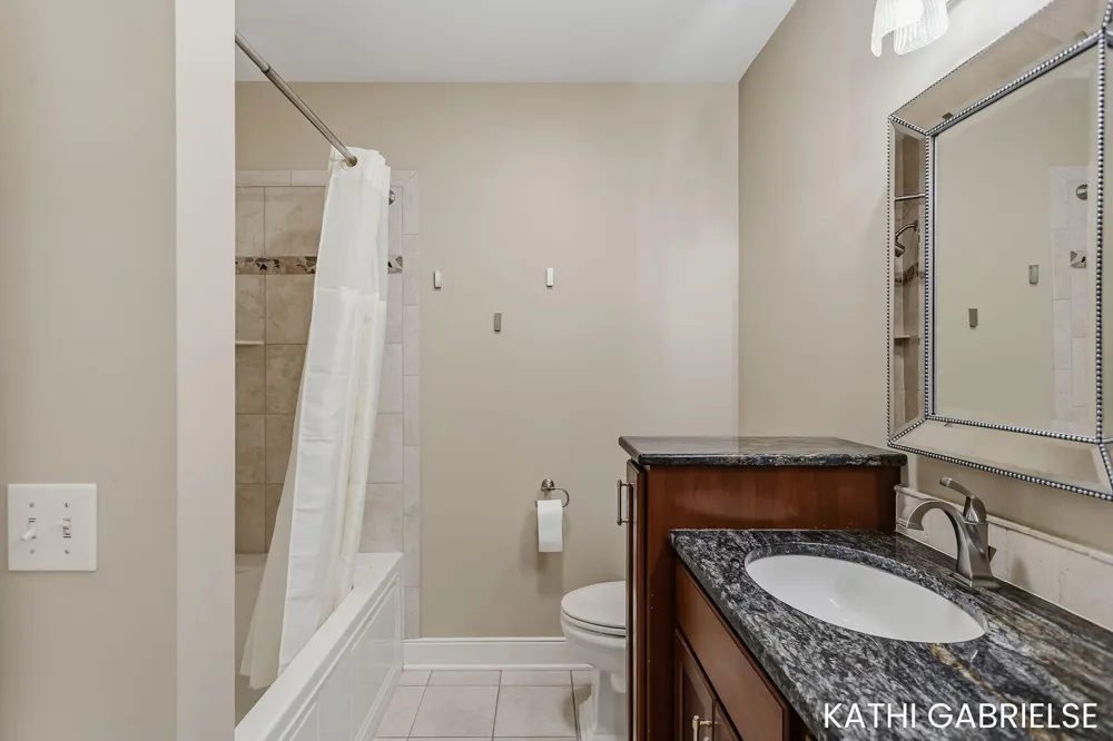 11 S 1st Street #505 Grand Haven City, MI 49417