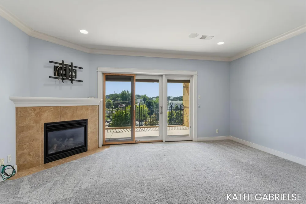 11 S 1st Street #505 Grand Haven City, MI 49417