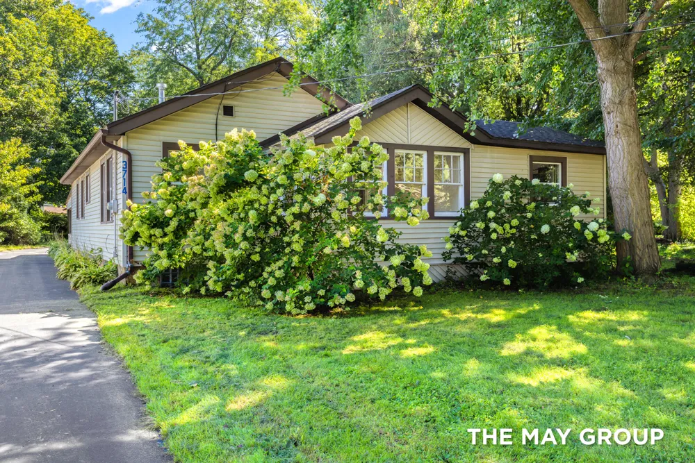 3714 Briggs Boulevard NE Plainfield Charter Township, MI 49525