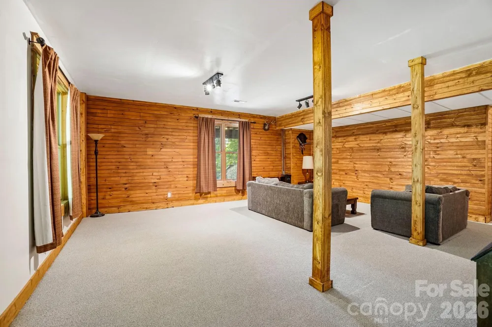 2705 Sand Branch Road Black Mountain, NC 28711