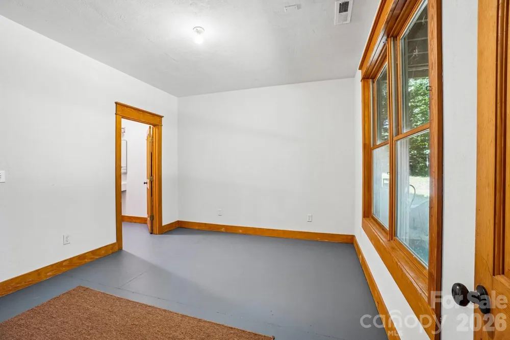 2705 Sand Branch Road Black Mountain, NC 28711