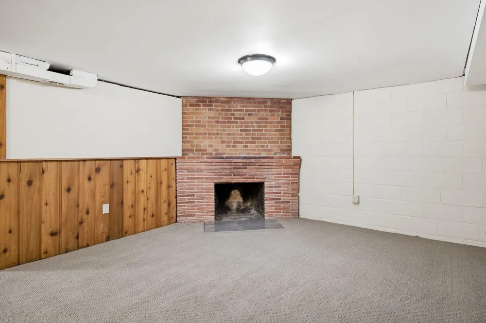 667 Wheelock Parkway W Saint Paul, MN 55117