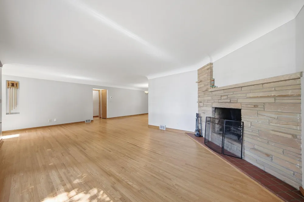 667 Wheelock Parkway W Saint Paul, MN 55117