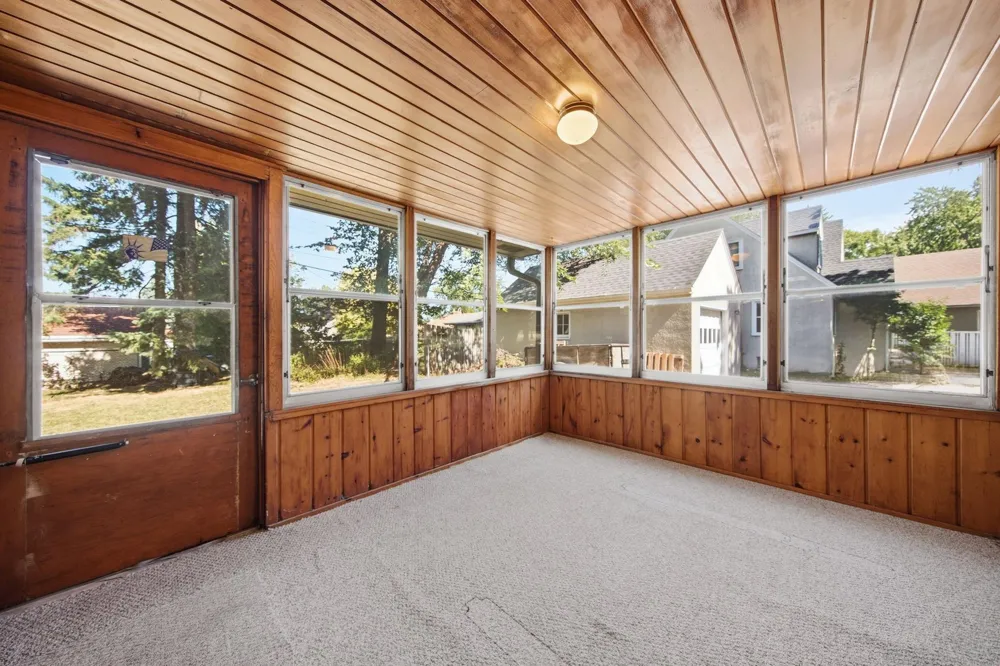 667 Wheelock Parkway W Saint Paul, MN 55117