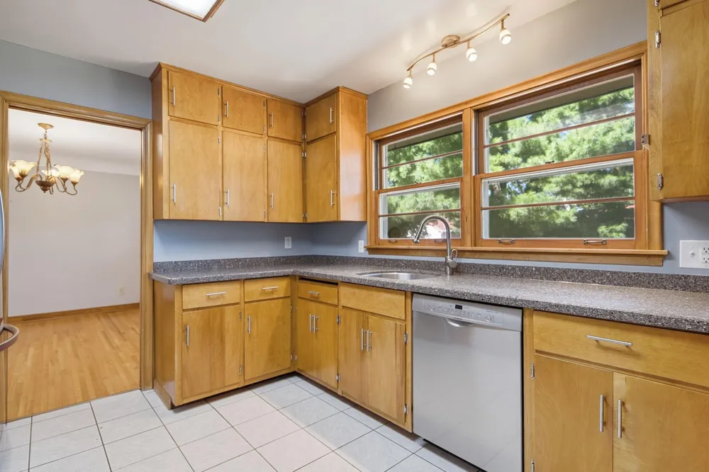 667 Wheelock Parkway W Saint Paul, MN 55117