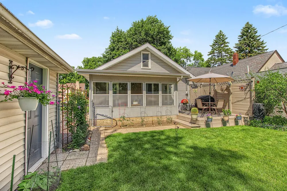 956 Winslow Avenue West Saint Paul, MN 55118
