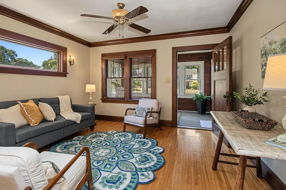 956 Winslow Avenue West Saint Paul, MN 55118