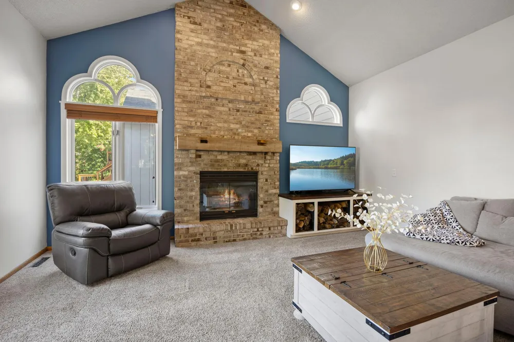 13635 Gardenia Path Apple Valley, MN 55124