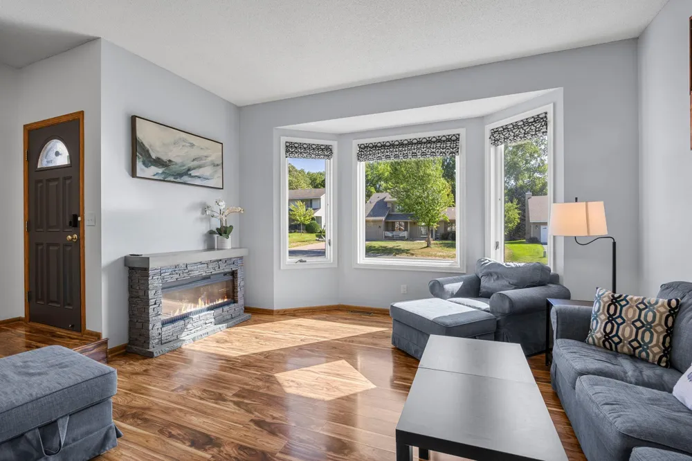 13635 Gardenia Path Apple Valley, MN 55124