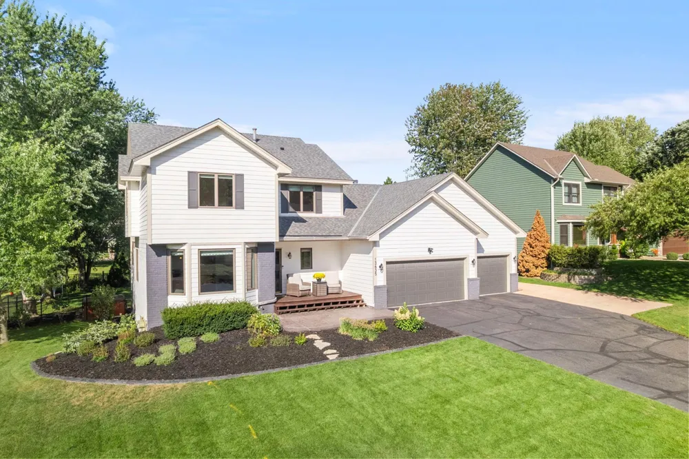 13635 Gardenia Path Apple Valley, MN 55124
