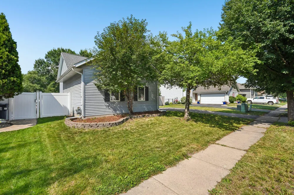 905 Walnut Street Farmington, MN 55024