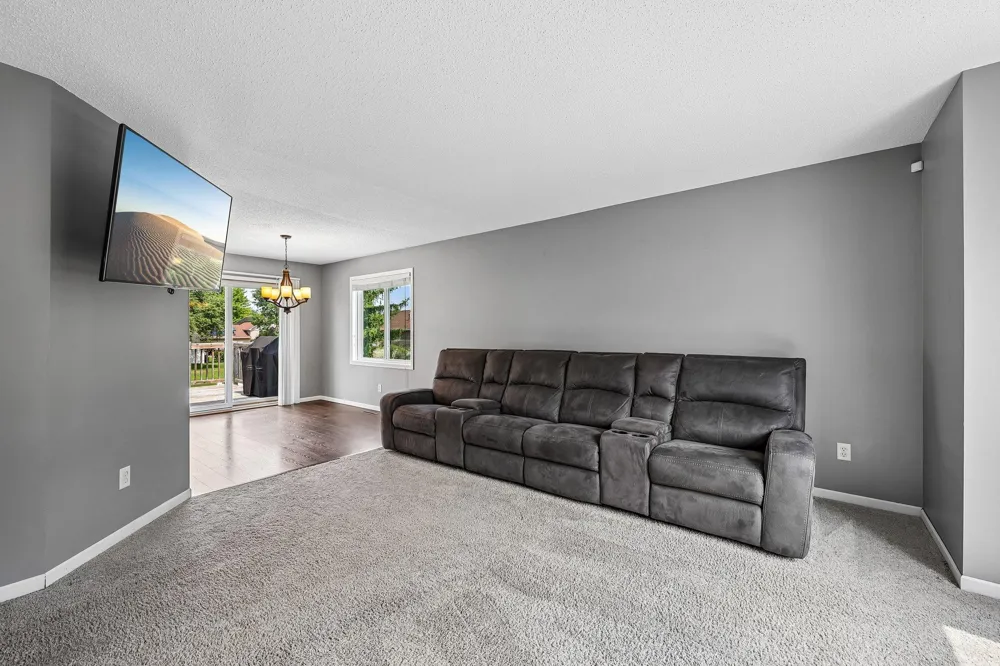 905 Walnut Street Farmington, MN 55024