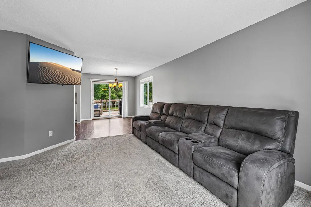 905 Walnut Street Farmington, MN 55024